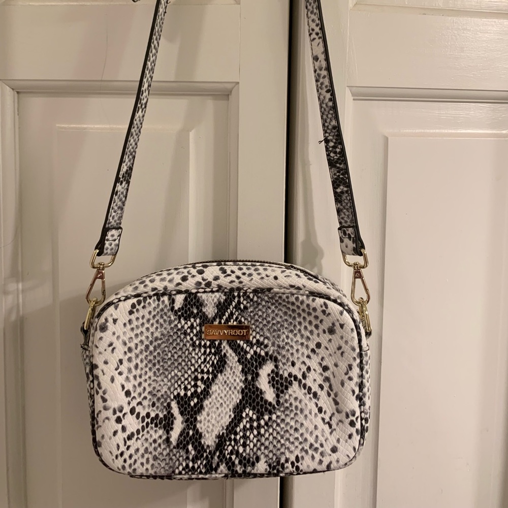 Savvyroot Crossbody